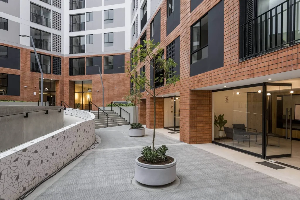 Comprar departamento en Miraflores: ¿Es mejor para vivir o para invertir?