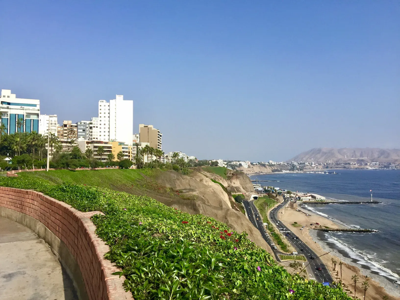 Venta de oficinas en Miraflores: el auge del espacio de trabajo boutique en el distrito más activo de Lima 8 Miraflores Venta de oficinas